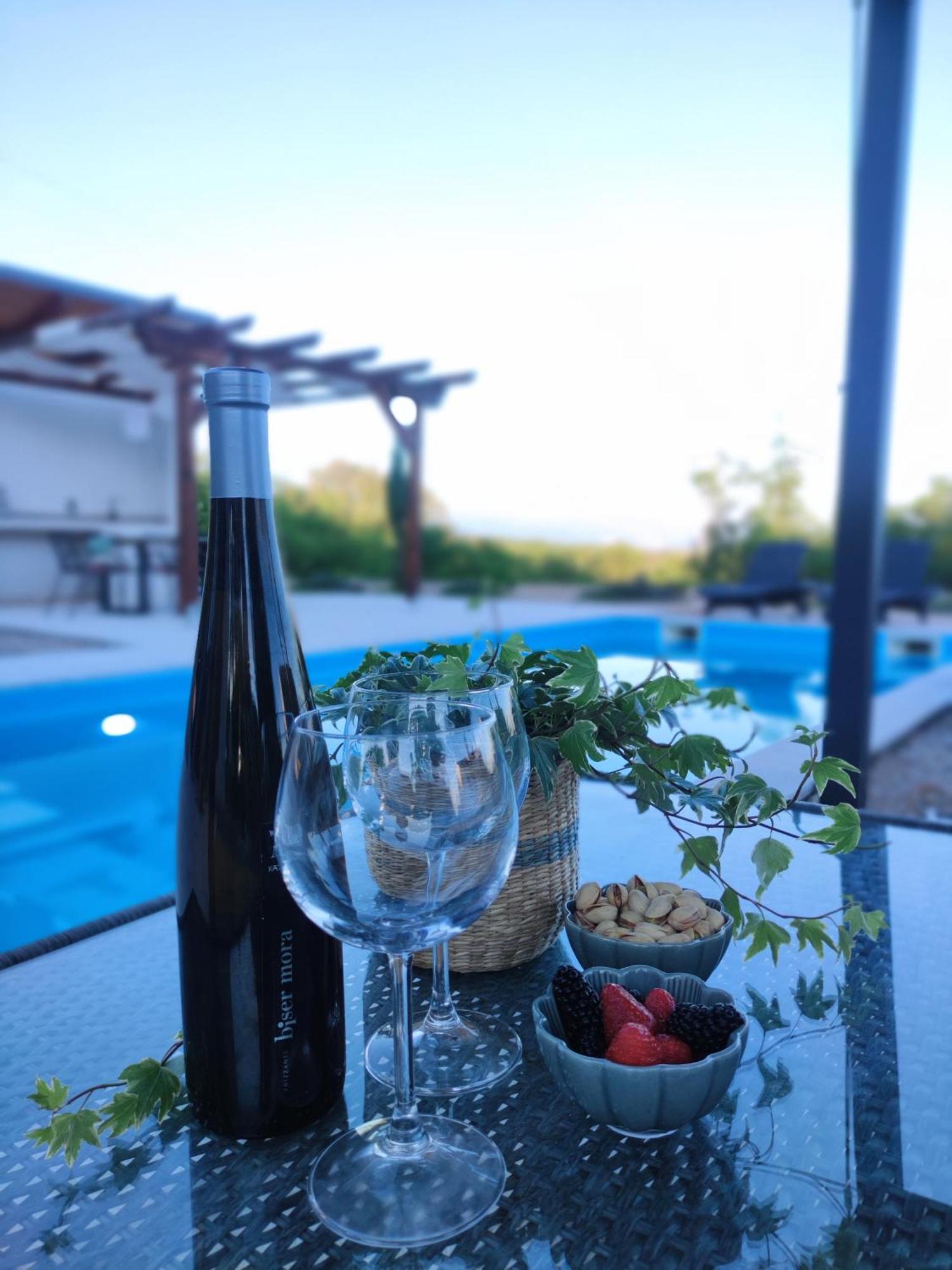 Lazy 8 Villa Garica Εξωτερικό φωτογραφία